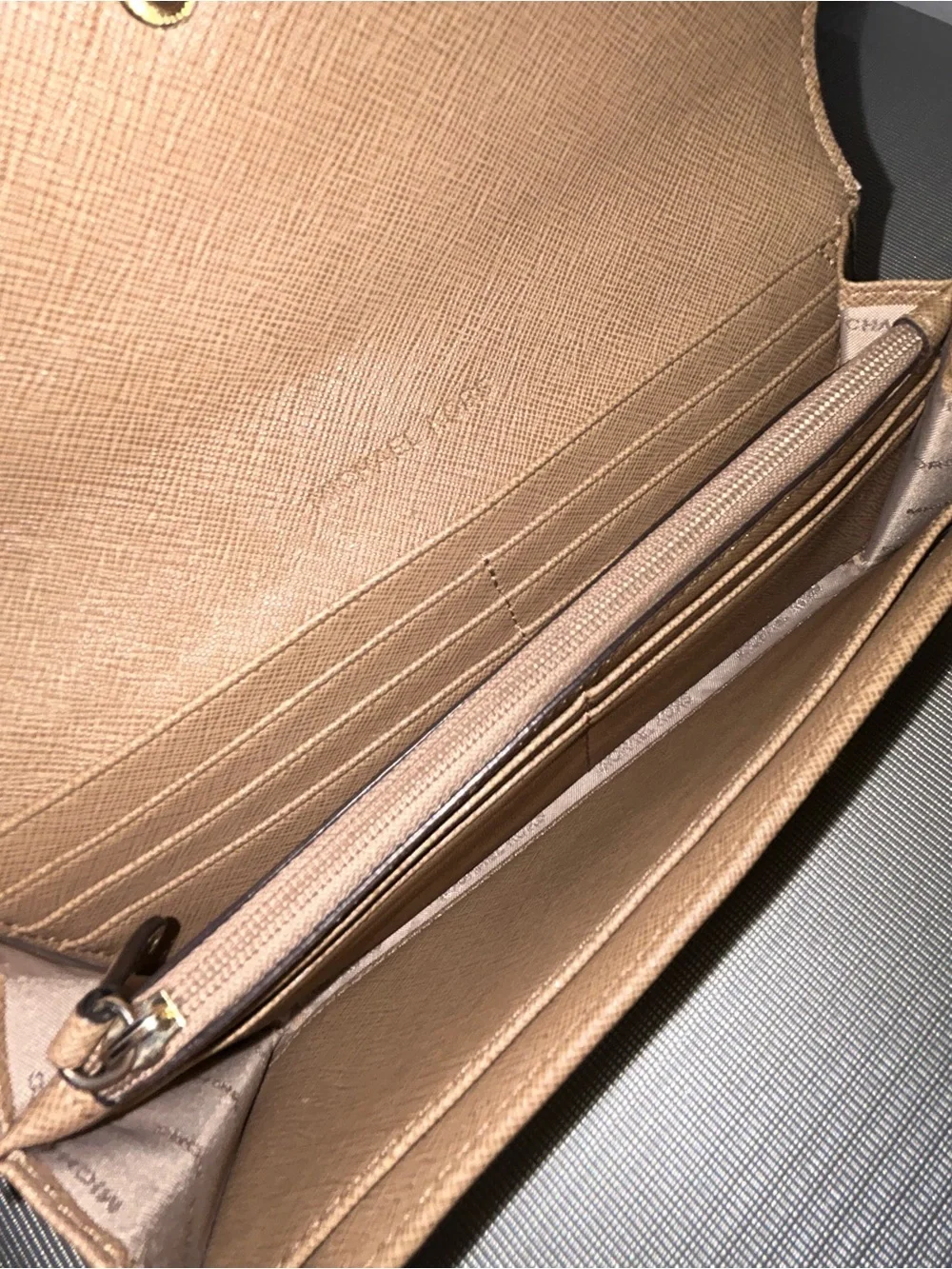 Michael Kors saffiano two tone long wallet - Picture 3 of 6